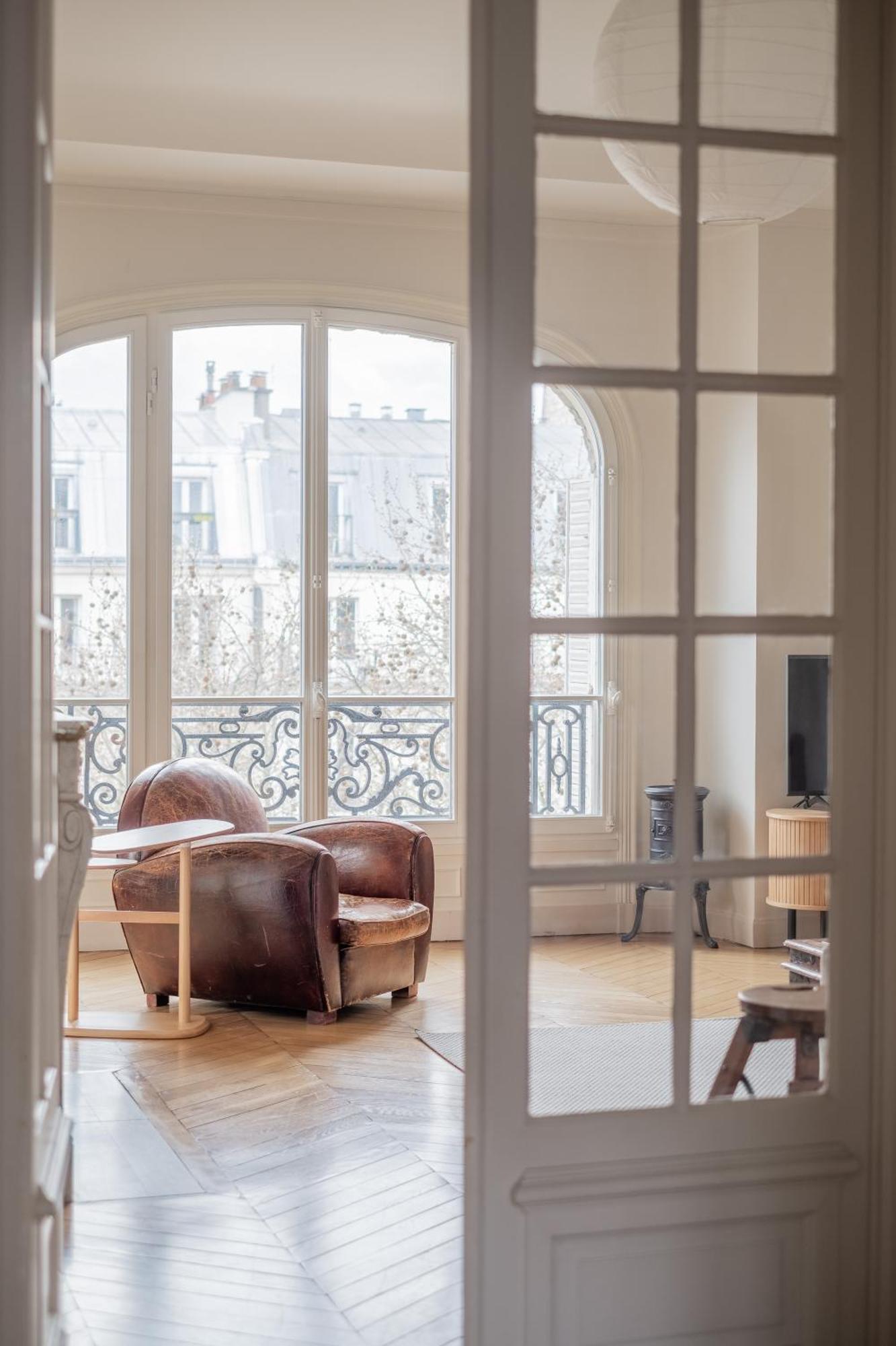 Veeve - A Window To * Parigi